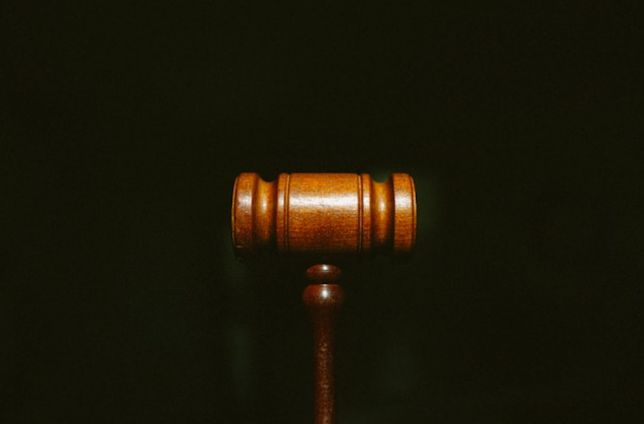 Judge gavel representing Florida sweepstakes law discussions