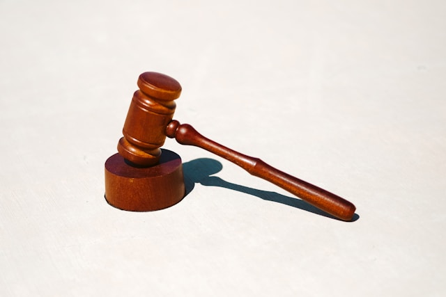 Judge gavel representing Ohio sweepstakes law and regulatory discussions