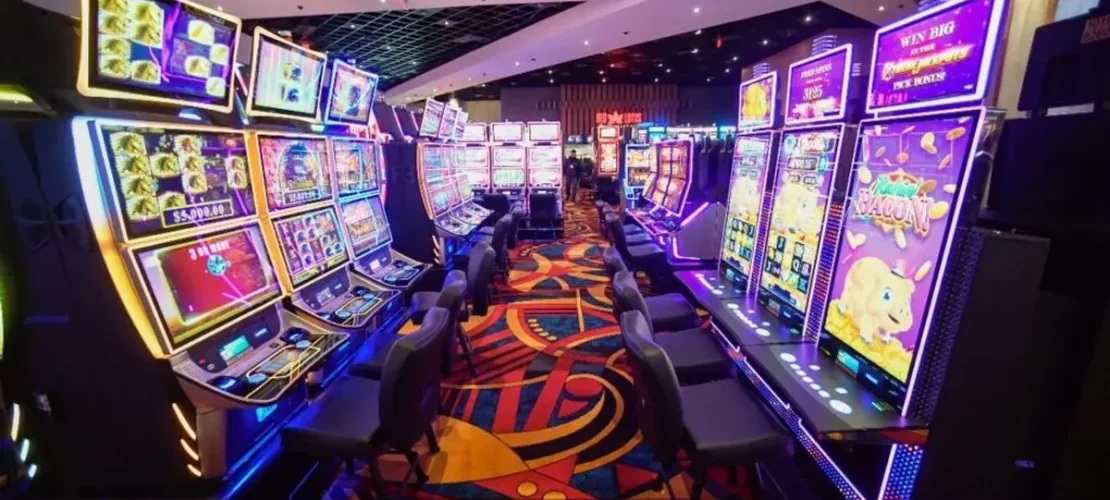 3 men rob Callahan-area internet cafe at gunpoint